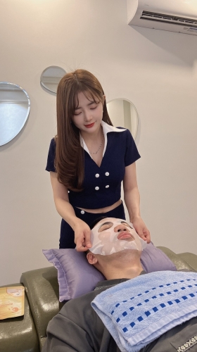 FACIAL MASSAGE