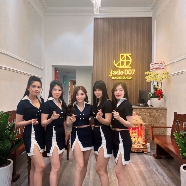When traveling to District 1, Ho Chi Minh City: Experience Haircuts and Massages at a Luxurious and Professional Destination jade 007 barbershop | Barbershop in District 1 | massage nguyen thai binh